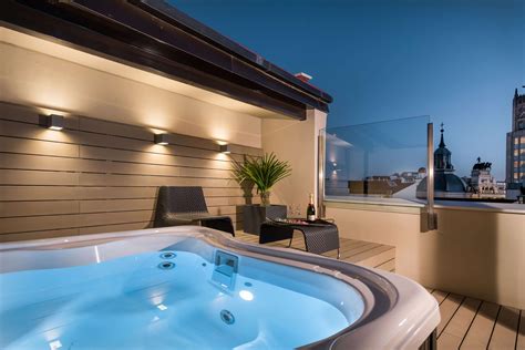 hotels with jacuzzi in room|hoteles con jacuzzi.